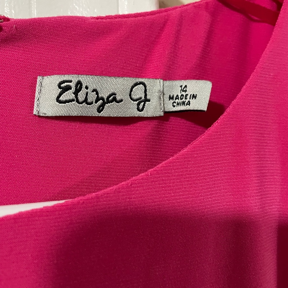 Gorgeous pink dress fit and flare with pleated skirt Size 14 - Picture 5 of 5